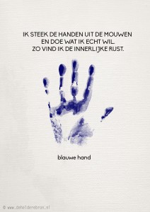 16-12 blauwe hand